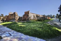 Image du Maroc Professionnelle de  La Kasbah de Saidia, construite à la fin du 19ème siècle à l’embouchure orientale de l’Oued Kiss par le Sultan Hassan Ier, marque la naissance de ce hameau. Sa position stratégique, en face de l’Algérie, servait de frontière et permettait au Sultan de surveiller les passages. Non loin se situe Le site balnéaire de Saidia surnommée « la perle bleue » fait partie des plus longues plages du royaume, avec ses 14 kilomètres caractérisée par son sable fin et doré, ainsi que son climat méditerranéen, Lundi 15 Janvier 2007. (Photo / Abdeljalil Bounhar)

 